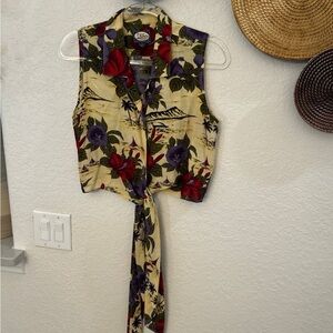 Tommy Bahama Hawaiian-style shirt made of 100% rayon size M